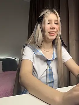 Snapshot of Olivia1Taylor1 chatting on November 18, 2025, 6:07 am Olivia1Taylor1 online show from November 18, 2025, 6:07 am