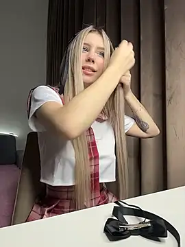 Snapshot of Olivia1Taylor1 chatting on November 27, 2025, 7:10 am Olivia1Taylor1 online show from November 27, 2025, 7:10 am