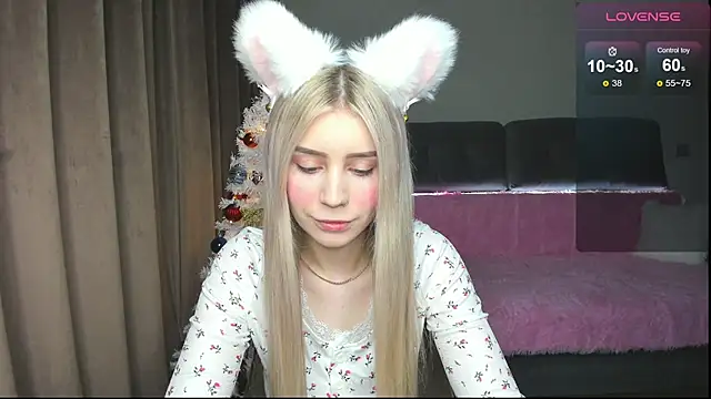 Snapshot of Olivia1Taylor1 chatting on December 18, 2025, 9:37 am Olivia1Taylor1 online show from December 18, 2025, 9:37 am