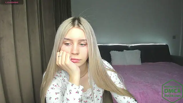 Snapshot of Olivia1Taylor1 chatting on January 15, 2026, 1:48 pm Olivia1Taylor1 online show from January 15, 2026, 1:48 pm