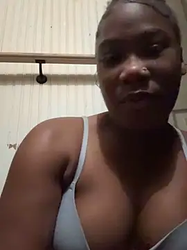 Snapshot of Issa_smooch chatting on November 11, 2025, 11:05 pm Issa smooch online show from November 11, 2025, 11:05 pm