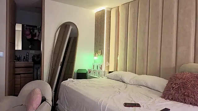 Snapshot of Iamnyxy chatting on December 16, 2025, 11:04 am Iamnyxy online show from December 16, 2025, 11:04 am