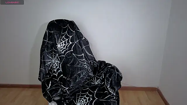 Melody Ghot online show from March 10, 2026, 2:33 pm