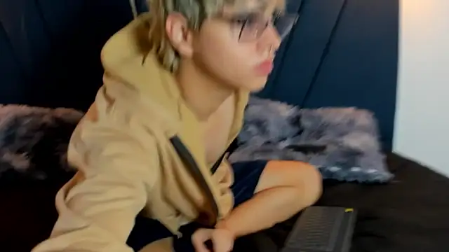 jaxson cum online show from November 19, 2025, 2:50 pm