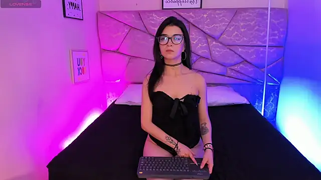 Atenea Velle online show from April 15, 2026, 3:13 am