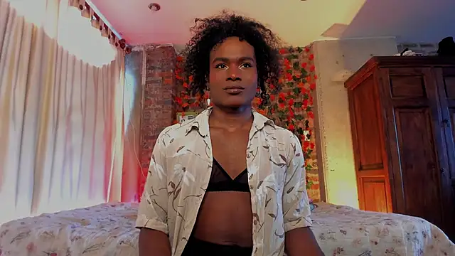 Snapshot of LaGoldenBitch chatting on January 10, 2026, 2:41 pm LaGoldenBitch online show from January 10, 2026, 2:41 pm