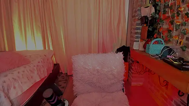 LaGoldenBitch online show from March 4, 2026, 10:21 am