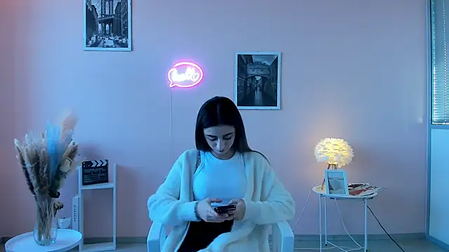 TovaNicometo online show from November 16, 2025, 8:20 am