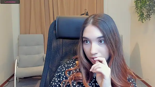 Snapshot of GlendaKindl chatting on November 16, 2025, 2:44 pm GlendaKindl online show from November 16, 2025, 2:44 pm