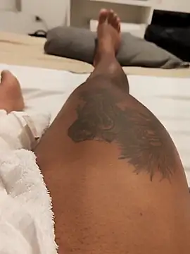 Snapshot of Zepouvinho chatting on December 3, 2025, 3:36 am Zepouvinho online show from December 3, 2025, 3:36 am