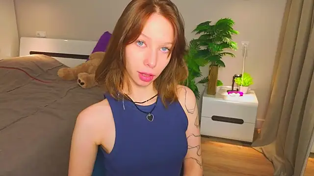 Snapshot of LilyPoetry_ chatting on December 14, 2025, 11:26 am LilyPoetry online show from December 14, 2025, 11:26 am