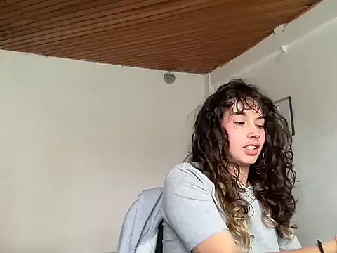 Snapshot of Dreana chatting on February 2, 2026, 7:23 pm Dreana online show from February 2, 2026, 7:23 pm