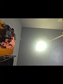 piggylatino online show from March 27, 2026, 10:42 pm