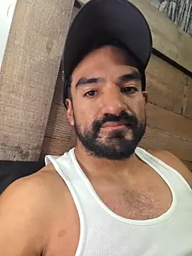 piggylatino online show from April 15, 2026, 6:09 am