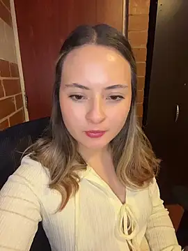 Snapshot of Liilaaaa_23 chatting on November 11, 2025, 10:21 pm Liilaaaa 23 online show from November 11, 2025, 10:21 pm