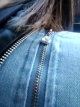 Snapshot of la_beba20 chatting on December 3, 2025, 9:57 pm la beba20 online show from December 3, 2025, 9:57 pm