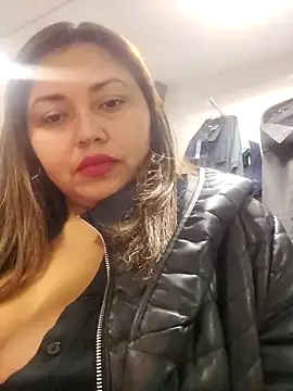 Snapshot of la_beba20 chatting on December 4, 2025, 11:02 pm la beba20 online show from December 4, 2025, 11:02 pm