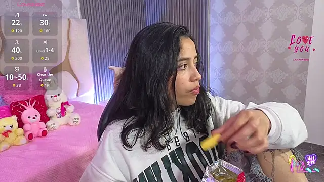 Snapshot of Joselyn_tay chatting on May 18, 2026, 5:30 pm Joselyn tay online show from May 18, 2026, 5:30 pm