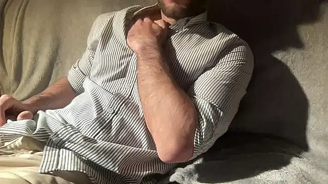 Snapshot of Pmendes98 chatting on November 17, 2025, 6:57 pm Pmendes98 online show from November 17, 2025, 6:57 pm