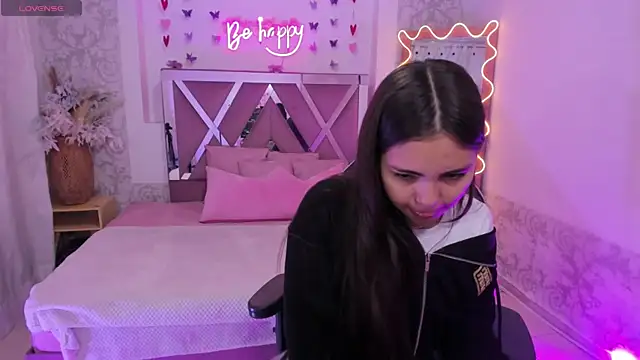 ISABELA TAY online show from March 25, 2026, 11:38 am