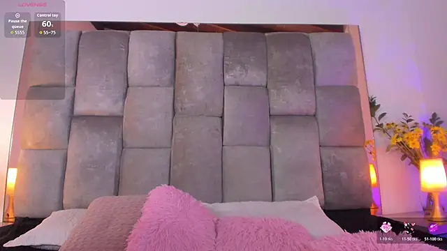 Ana Torres  online show from December 3, 2025, 9:57 pm