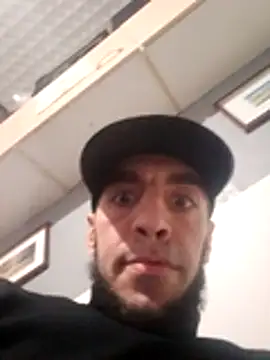 Snapshot of hotguy71000 chatting on December 2, 2025, 4:46 pm hotguy71000 online show from December 2, 2025, 4:46 pm