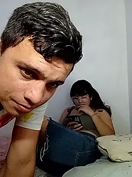 Snapshot of dulce_pareja chatting on November 14, 2025, 3:55 pm dulce pareja online show from November 14, 2025, 3:55 pm