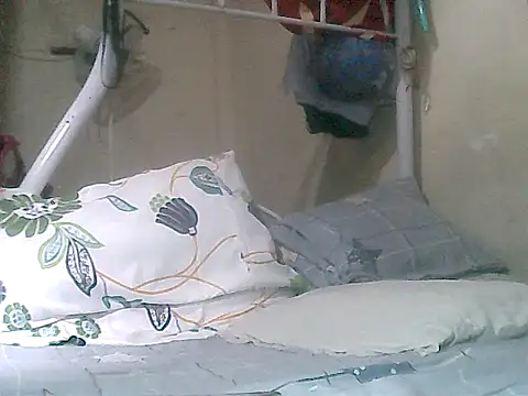 Snapshot of loriepinay46 chatting on January 7, 2026, 1:30 am loriepinay46 online show from January 7, 2026, 1:30 am