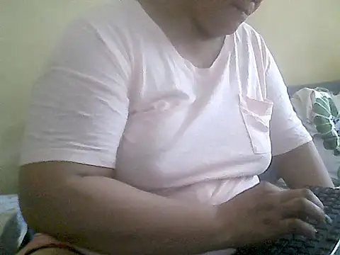 loriepinay46 online show from April 4, 2026, 6:11 am