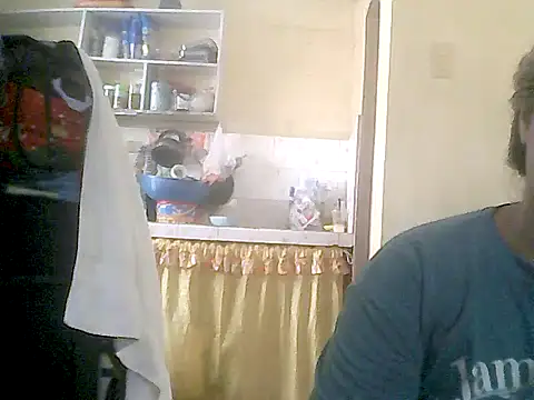 loriepinay46 online show from April 10, 2026, 11:31 pm