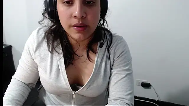 Snapshot of Little-rouse chatting on February 12, 2026, 3:45 am Little-rouse online show from February 12, 2026, 3:45 am