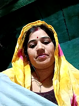 Snapshot of Hot_kamla chatting on December 13, 2025, 11:43 pm Hot kamla online show from December 13, 2025, 11:43 pm