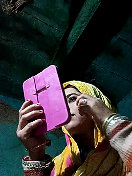 Snapshot of Hot_kamla chatting on December 22, 2025, 11:46 pm Hot kamla online show from December 22, 2025, 11:46 pm