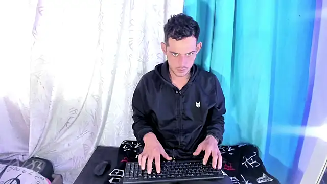 Sexybigjefffx online show from December 1, 2025, 12:32 pm