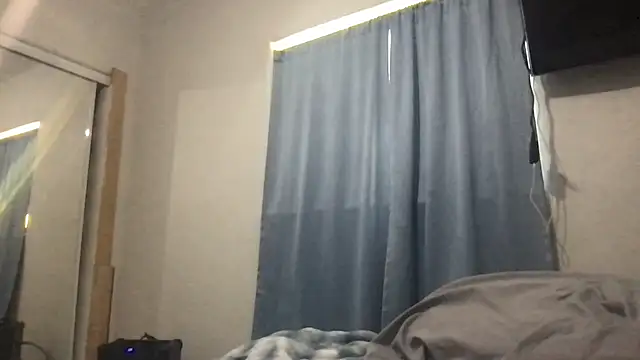 Snapshot of ymfg69 chatting on April 2, 2026, 9:12 pm ymfg69 online show from April 2, 2026, 9:12 pm