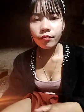 Snapshot of gugu0022 chatting on December 2, 2025, 10:42 am gugu0022 online show from December 2, 2025, 10:42 am