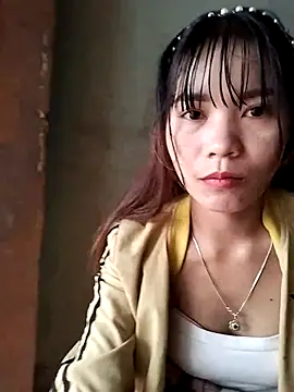 Snapshot of gugu0022 chatting on December 5, 2025, 2:20 am gugu0022 online show from December 5, 2025, 2:20 am