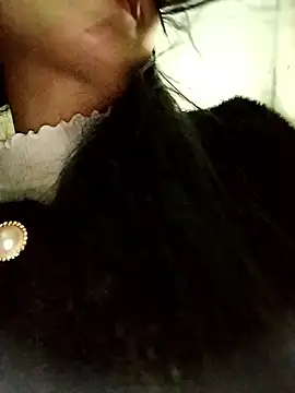 Snapshot of gugu0022 chatting on December 15, 2025, 8:40 am gugu0022 online show from December 15, 2025, 8:40 am