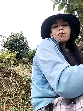 Snapshot of gugu0022 chatting on December 16, 2025, 9:14 am gugu0022 online show from December 16, 2025, 9:14 am