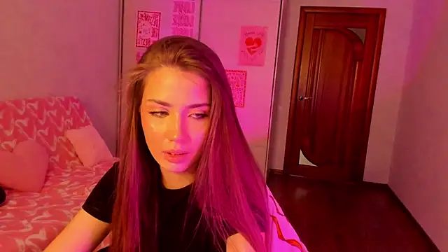 Snapshot of Aurora_Glow21 chatting on May 2, 2026, 12:21 pm Aurora Glow21 online show from May 2, 2026, 12:21 pm