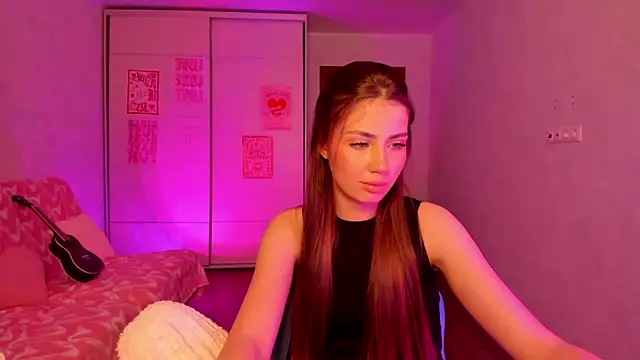 Snapshot of Aurora_Glow21 chatting on May 14, 2026, 12:23 pm Aurora Glow21 online show from May 14, 2026, 12:23 pm