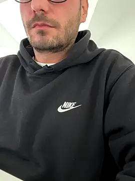 Snapshot of brrratan chatting on November 13, 2025, 11:09 am brrratan online show from November 13, 2025, 11:09 am