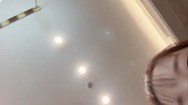 Snapshot of Butterbear chatting on December 14, 2025, 11:48 am Butterbear online show from December 14, 2025, 11:48 am