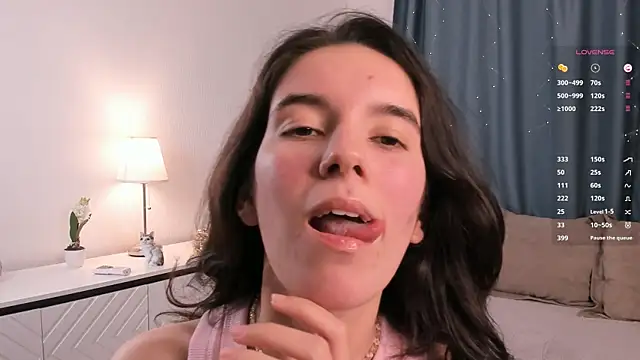 ShelaMailo online show from November 27, 2025, 6:10 pm