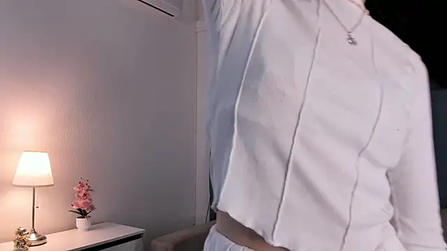 ShelaMailo online show from January 12, 2026, 6:24 pm