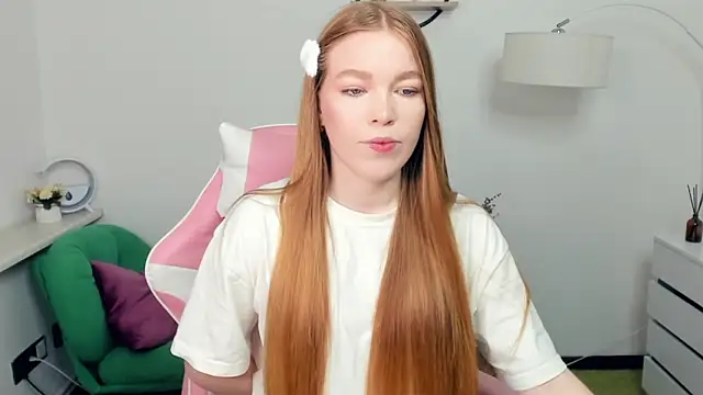 LavetaShiroma online show from November 30, 2025, 8:13 pm