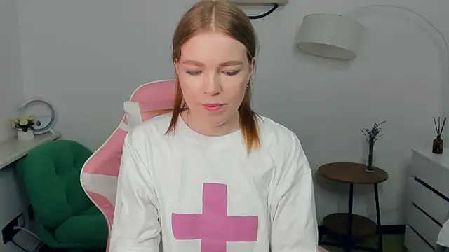 LavetaShiroma online show from December 5, 2025, 8:16 pm