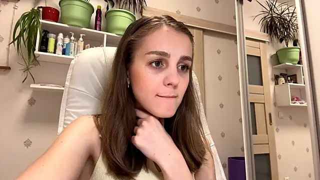 Snapshot of SweetieKatie chatting on November 14, 2025, 1:21 pm SweetieKatie online show from November 14, 2025, 1:21 pm