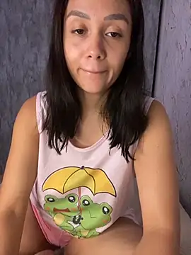 Snapshot of carolsapequinha chatting on November 30, 2025, 5:39 pm carolsapequinha online show from November 30, 2025, 5:39 pm