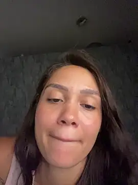 carolsapequinha online show from March 2, 2026, 5:53 pm